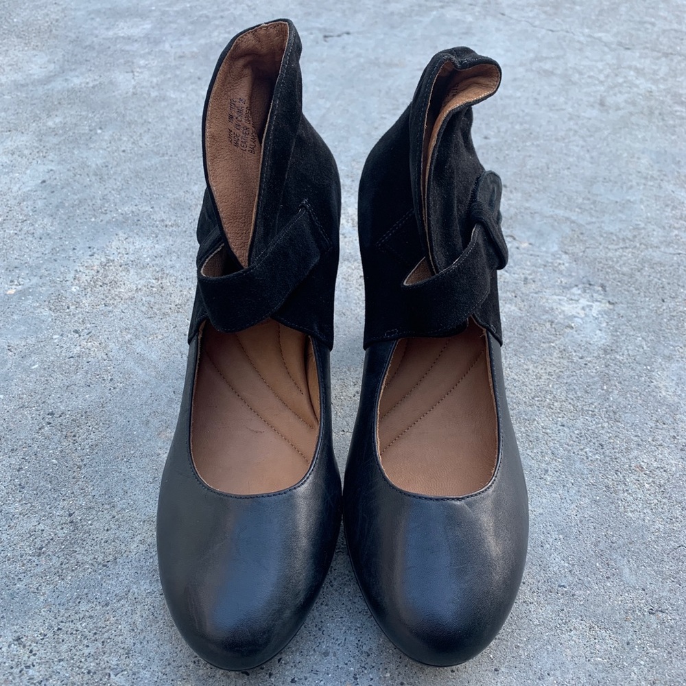 NEW Clark’s Black Velvet Leather Velcro Heels